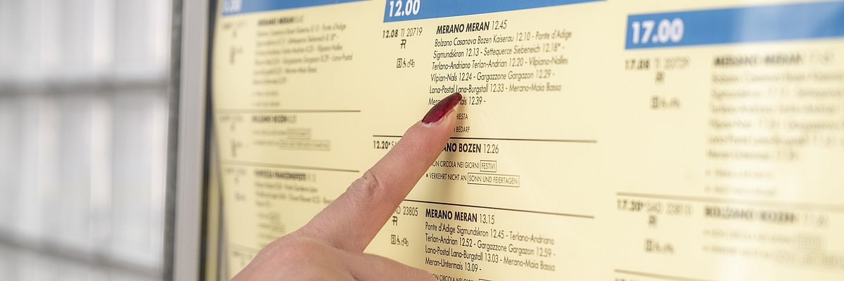 Tabellone orario ferroviario