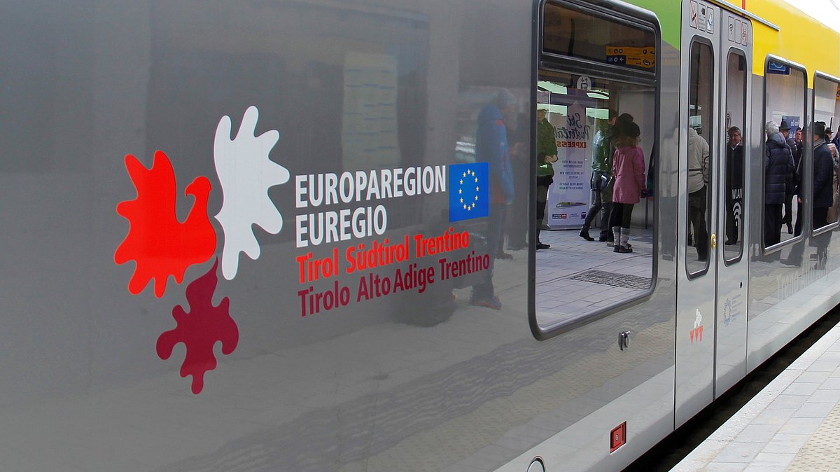 Treno con logo Euregio