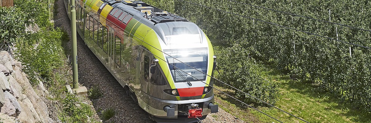 Treno FLIRT nella natura